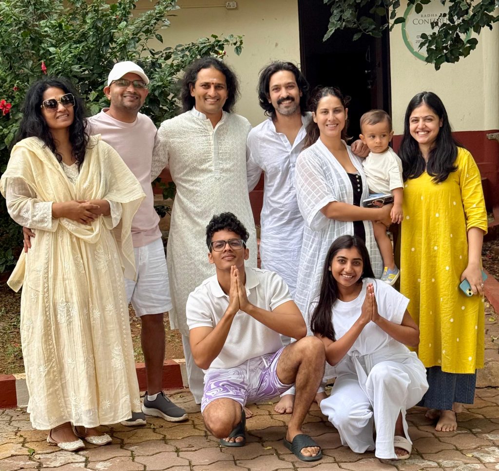 विक्रांत मैसी ने श्री श्री रविशंकर प्रसाद पर आधारित महावीर जैन और मार्फ्लिक्स पिक्चर्स की अंतर्राष्ट्रीय थ्रिलर फिल्म ‘व्हाइट’ की तैयारी शुरू की