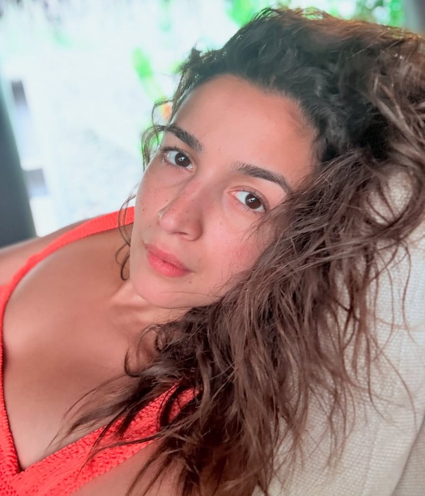 बेहद खूबसूरत: आलिया भट्ट, जॉर्जिया एंड्रियानी, कियारा आडवाणी, जान्हवी कपूर और कृति सेनन ने नो-मेकअप लुक को बख़ूबी अपनाया