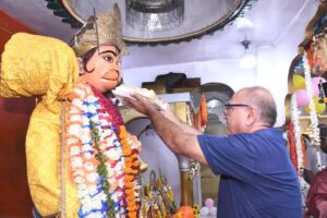Shri Hanuman Mandir 3D-42's anniversary celebrated with great pomp - Dr. Rajesh Bhatia 2
