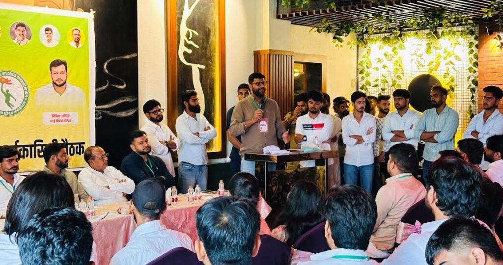 5 अगस्त को चंडीगढ़ में इनसो के 24वें स्थापना दिवस की घोषणा करते दिग्विजय सिंह चौटाला
