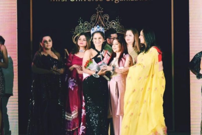 Dimpy Jain of Greater Faridabad became Mrs. India Universe, won the competition organized in Jaipur.