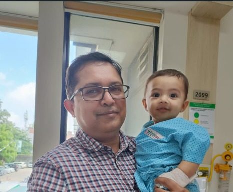 *Successful treatment of 6 month old newborn baby suffering from renal blockage through laparoscopic procedure at Fortis Escorts Faridabad
