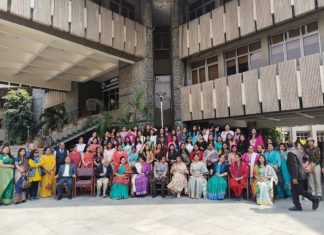International Women's Day: Renu Bhatia lit the lamp and congratulated women